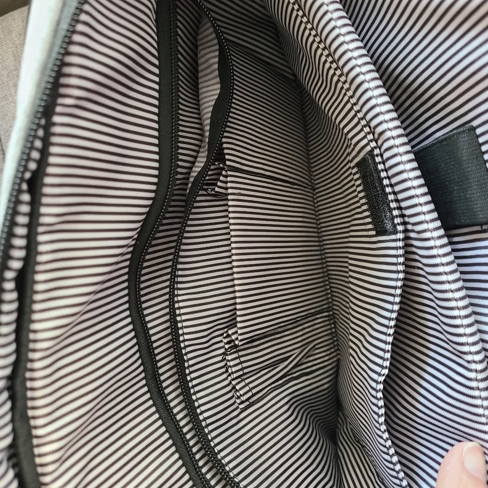 PKG International Spadina 10L Charcoal Messenger‎ Bag